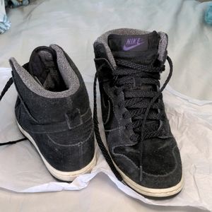 Women sky high Nike discontinued collectors